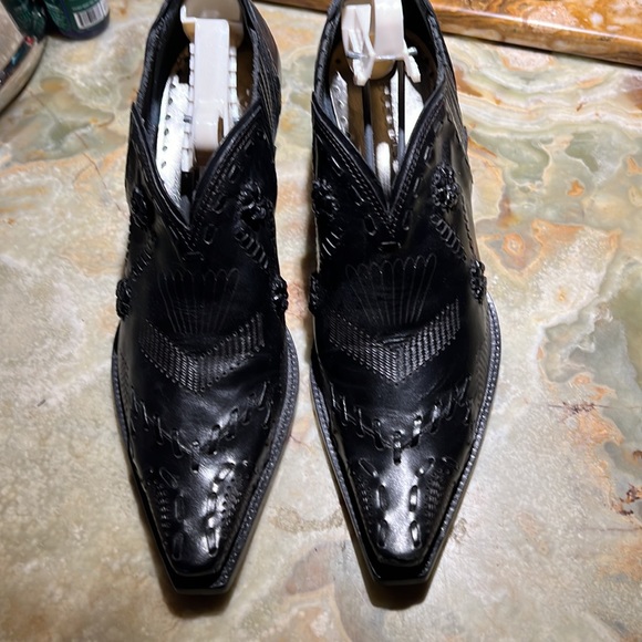 Black shoe boots BCBGirls 81/2 B/381/2 - Picture 6 of 7